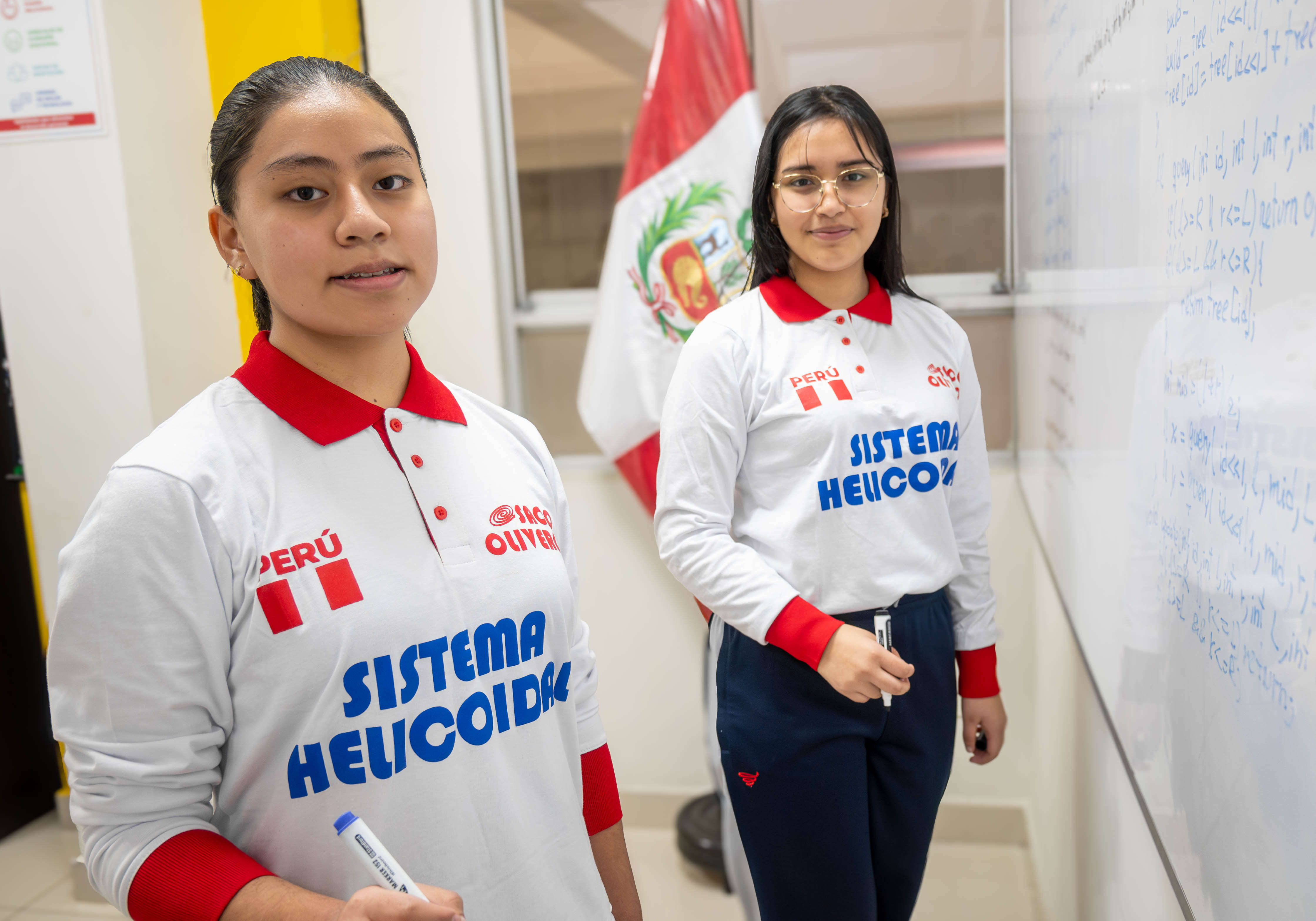 ¡Orgullo nacional! Escolares peruanas van por el triunfo en competencia internacional de informática en Países Bajos 